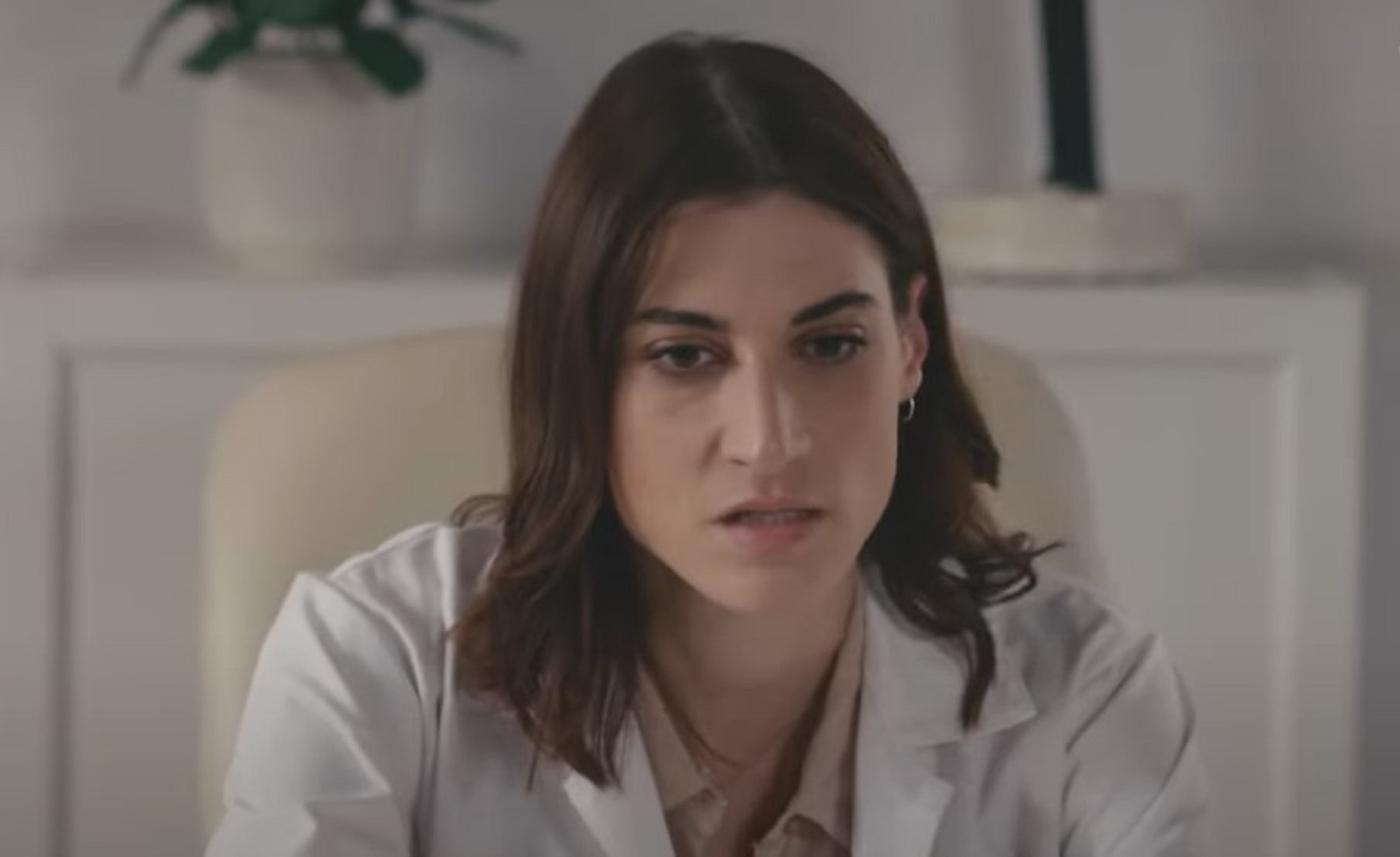 Η Γη της Ελιάς: Η Αντιγόνη παραδέχεται στην Μαρίνα ότι ο Σωκράτης είναι ο πατέρας της Αγγελικής – Τι θα δούμε απόψε