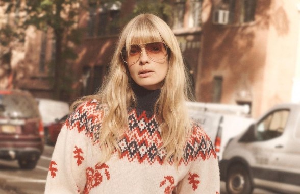 Cashmere Blonde: Η πιο hot ξανθιά -λαμπερή- απόχρωση μαλλιών της σεζόν