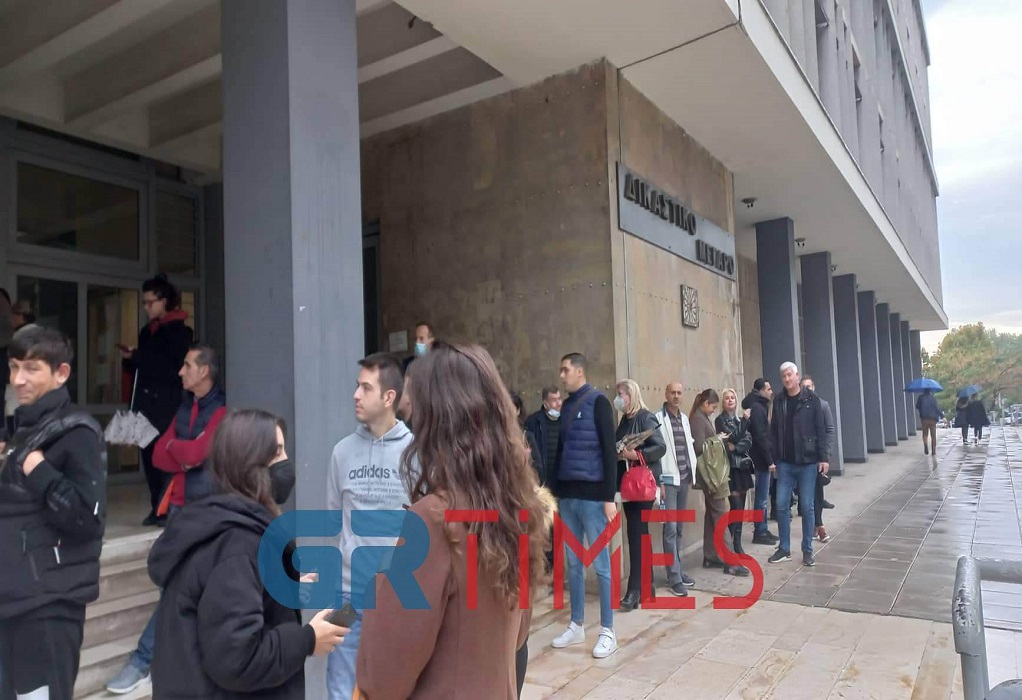 Θεσσαλονίκη: Τηλεφώνημα για βόμβα στα δικαστήρια – Εκκενώνεται το κτίριο