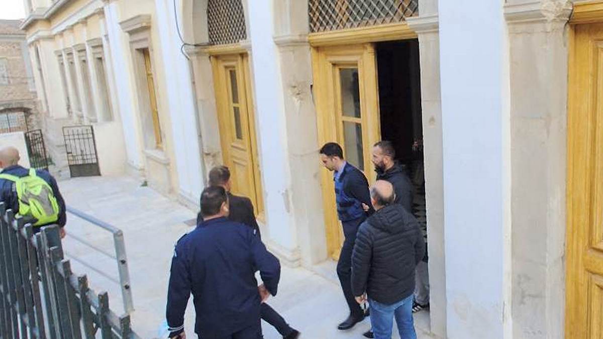 Δολοφονία Γαρυφαλλιάς: Συνεχίστηκε η δίκη – «Διπολικός, με ψυχωσικά επεισόδια» λένε οι γονείς του δολοφόνου της