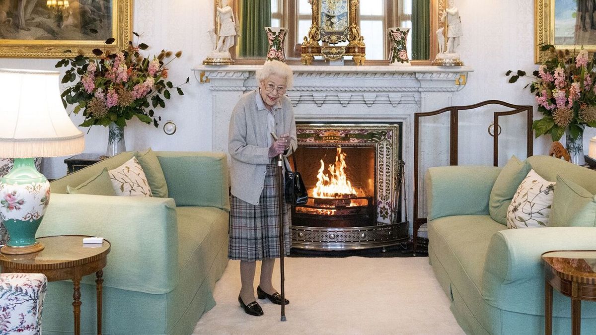 Βασίλισσα Ελισάβετ: «Έδινε κρυφά μάχη με τον καρκίνο» λέει βιογράφος