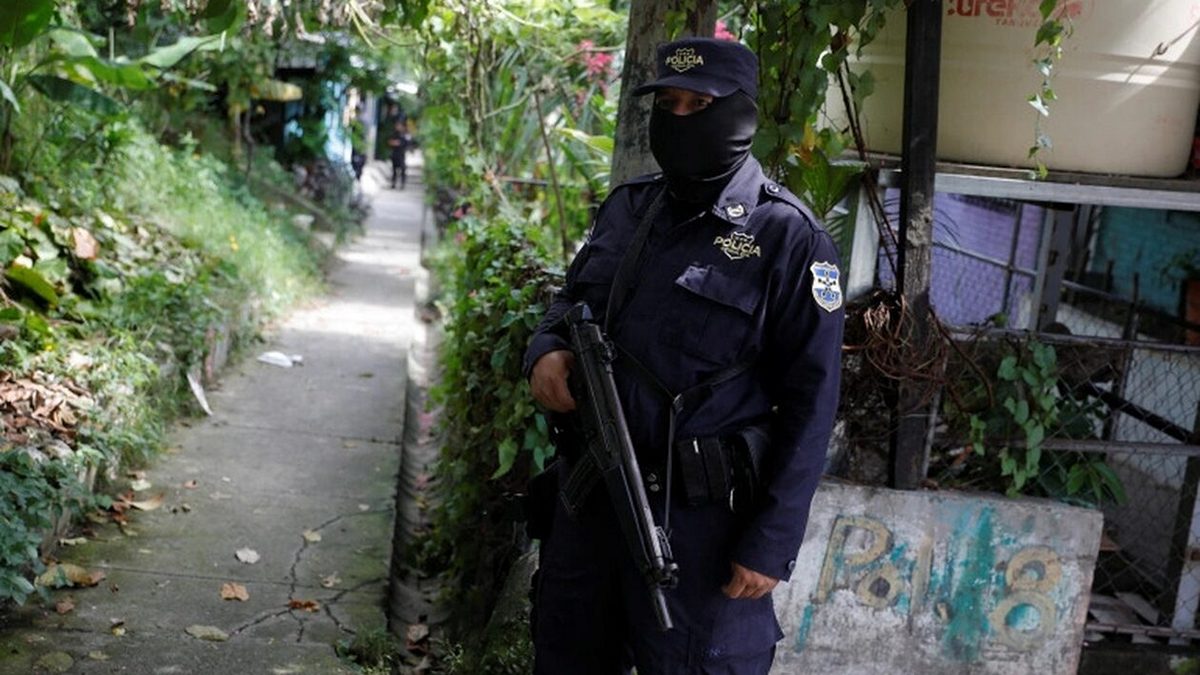 Ελ Σαλβαδόρ: «Πόλεμος κατά των συμμοριών» – 25 χρόνια κάθειρξη