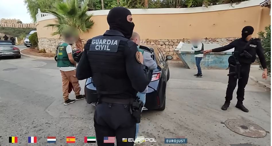 Στα δίχτυα της Europol «σούπερ καρτέλ» ναρκωτικών – Κατασχέθηκαν 30 τόνοι κοκαΐνης