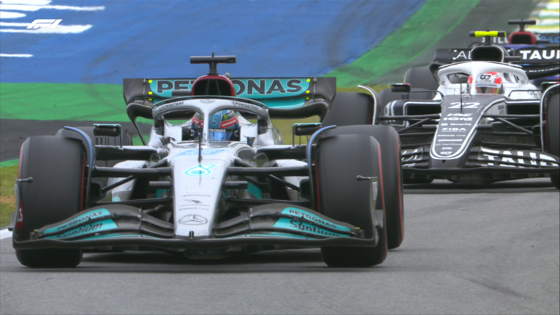 Formula 1: «Παρθενική» νίκη για τον Τζορτζ Ράσελ στην Βραζιλία – Έκανε το «1-2» η Mercedes