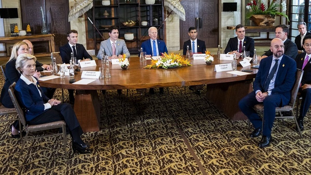 Τζο Μπάιντεν: Απίθανο να έχουν εκτοξευθεί οι πύραυλοι από την Ρωσία