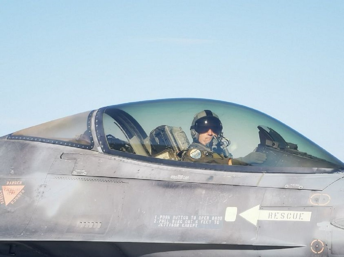 Ο Αρχηγός ΓΕΑ σε εικονική αερομαχία με σαουδαραβικά F-15 – Εντυπωσιακές εικόνες