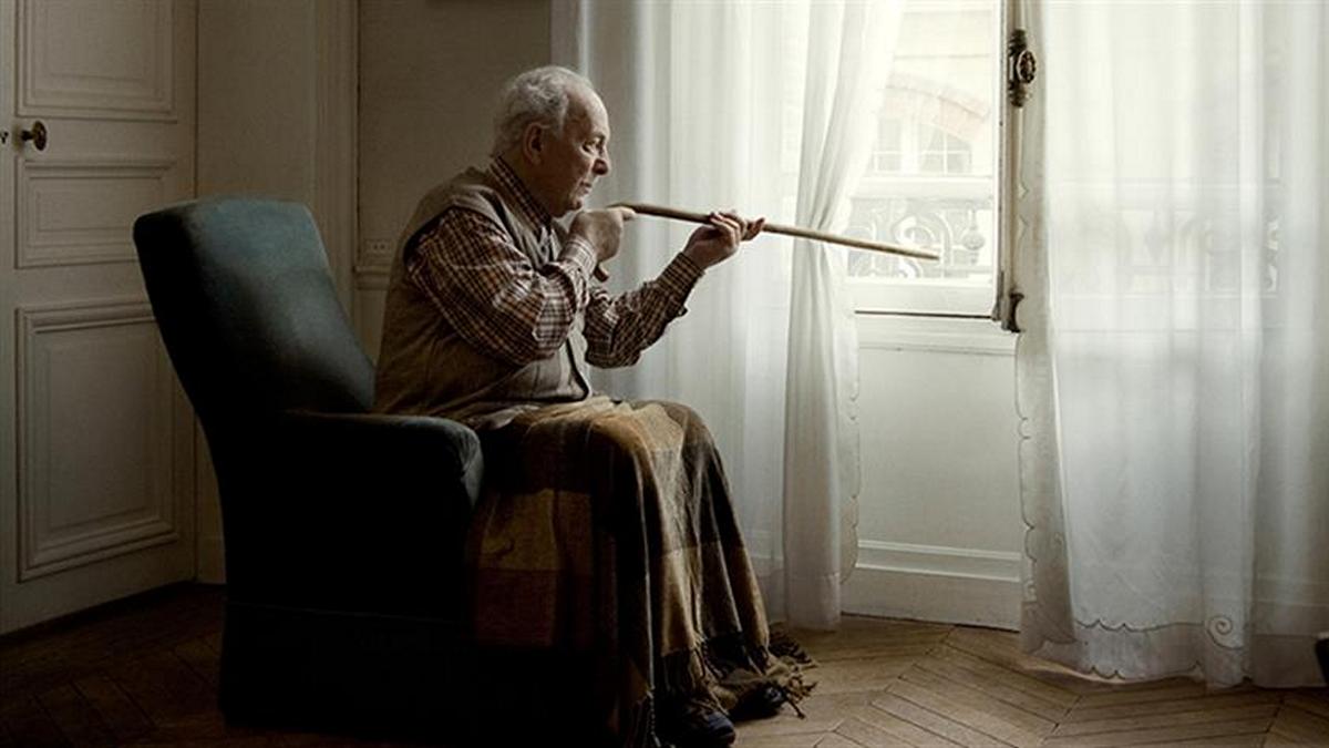 Τηλεφωνικές απάτες – Αττική: Συνελήφθησαν μέλη συμμορίας που εκβίαζε ηλικιωμένους