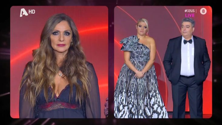 j2us αποχώρηση