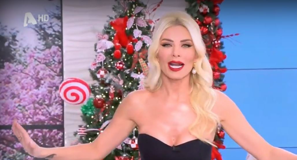 Παραλίγο ατύχημα για την Κατερίνα Καινούργιου – Η στιγμή που σκόνταψε στον «αέρα»