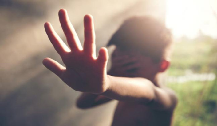 κακοποιημένα παιδιά