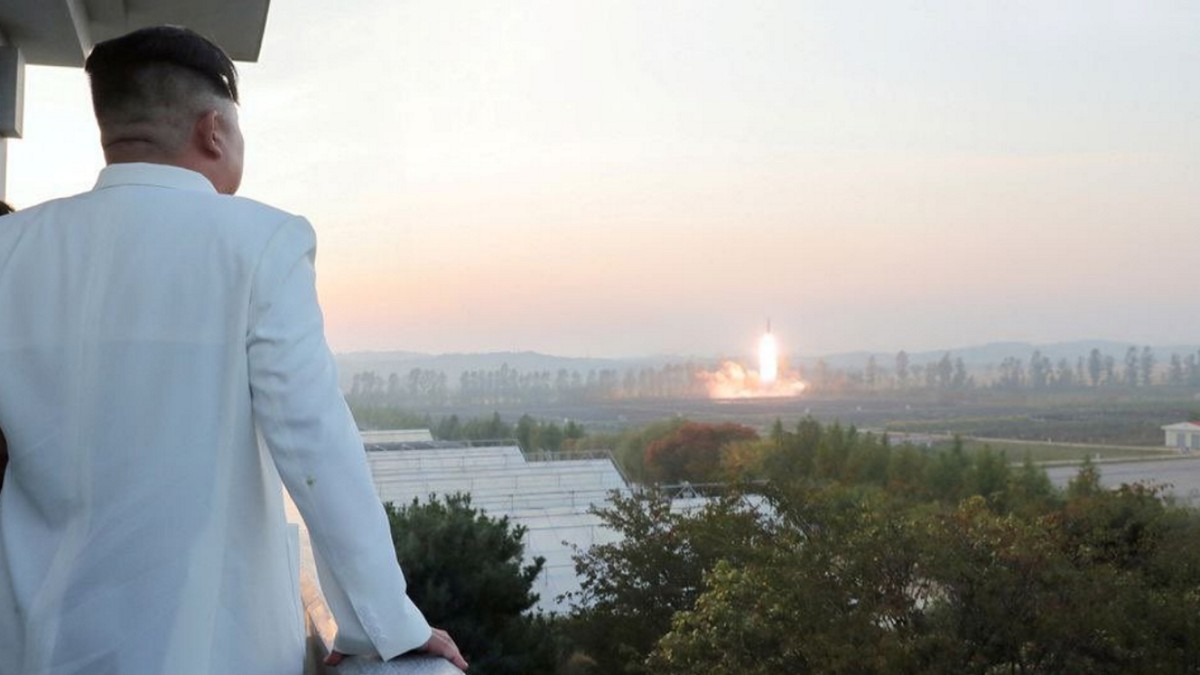Βόρεια Κορέα: Διευκρινίσεις από τον Ιάπωνα υπουργό άμυνας – «Δεν πέρασε πάνω από την Ιαπωνία ο ένας πύραυλος»