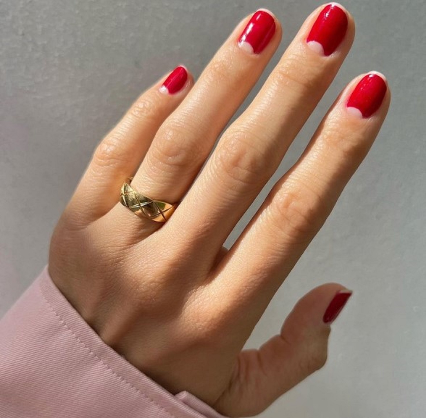 Red Nails: Mερικές ιδέες για ένα εναλλακτικό κόκκινο μανικιούρ