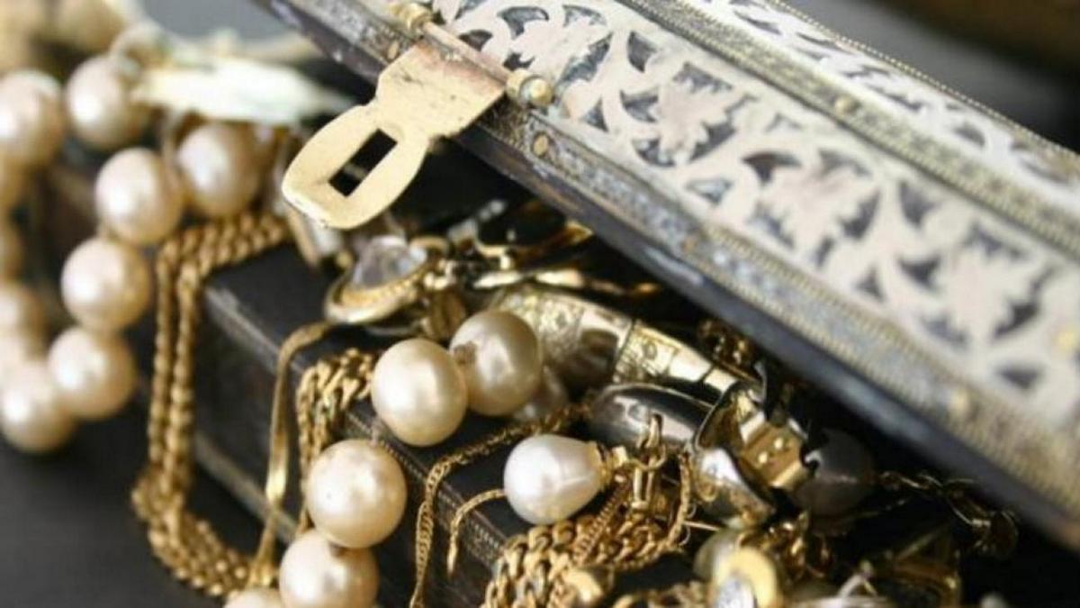 Εξαρθρώθηκε συμμορία που «άδειαζε» κοσμηματοπωλεία με την μέθοδο του ριφιφί – Ο τρόπος δράσης και οι ρόλοι