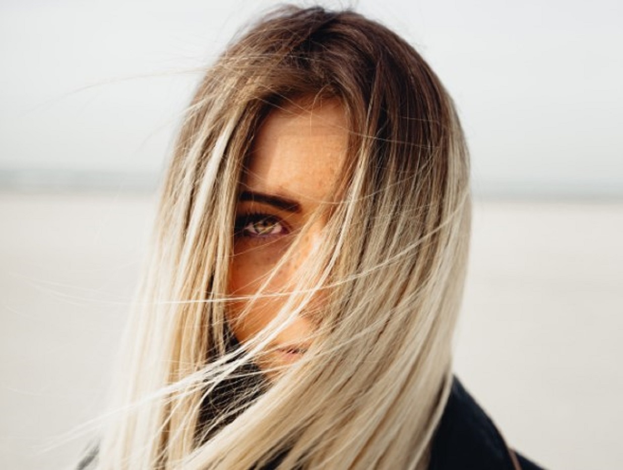 Έχετε λεπτά μαλλιά; Σας βρήκαμε το τέλειο κούρεμα για να δείχνουν πιο πλούσια