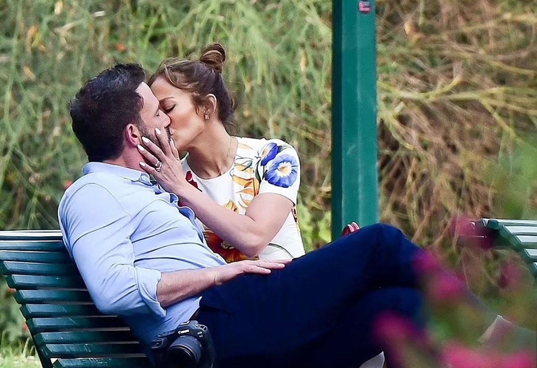 Τζένιφερ Λόπεζ: Το τρυφερό βίντεο στην αγκαλιά του Μπεν Άφλεκ