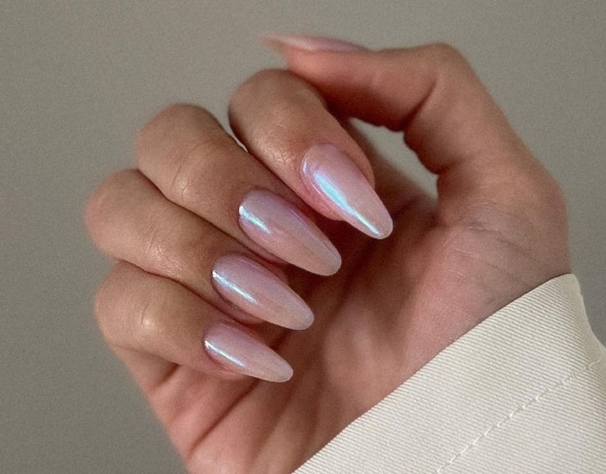 Ο χαμός του glazed donut μανικιούρ περνάει και στο γαλλικό!