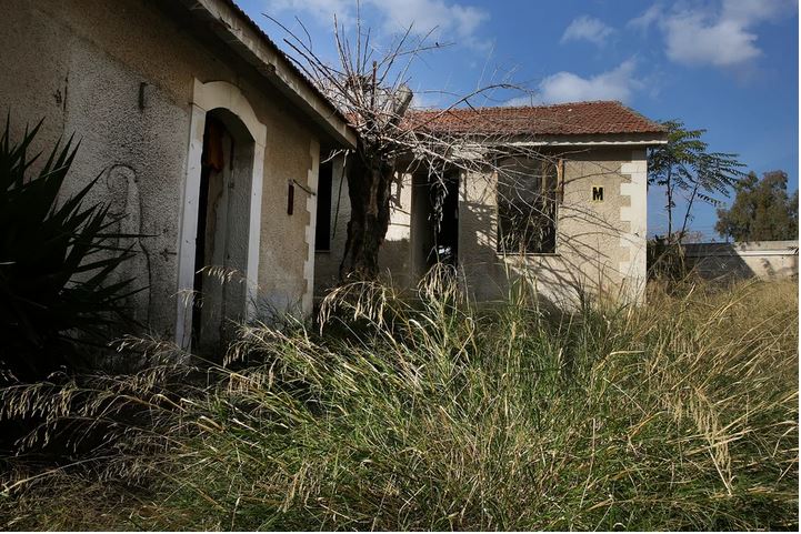 στρατόπεδο στον Πειραιά