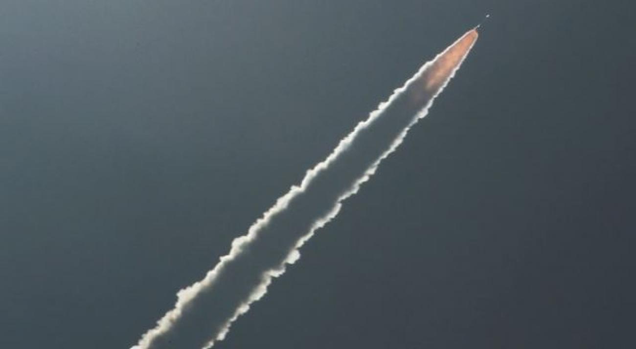 Τμήμα κινεζικού πυραύλου θα πέσει σήμερα ανεξέλεγκτα στη Γη –  Κανείς δεν ξέρει πού