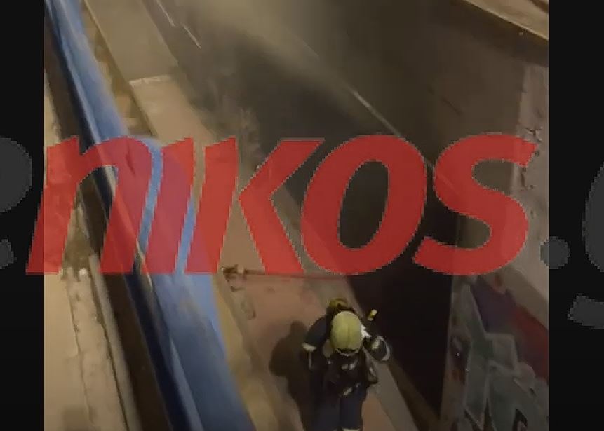Συγγρού: ΒΙΝΤΕΟ από τη φωτιά στην υπόγεια διάβαση – Τέθηκε υπό πλήρη έλεγχο