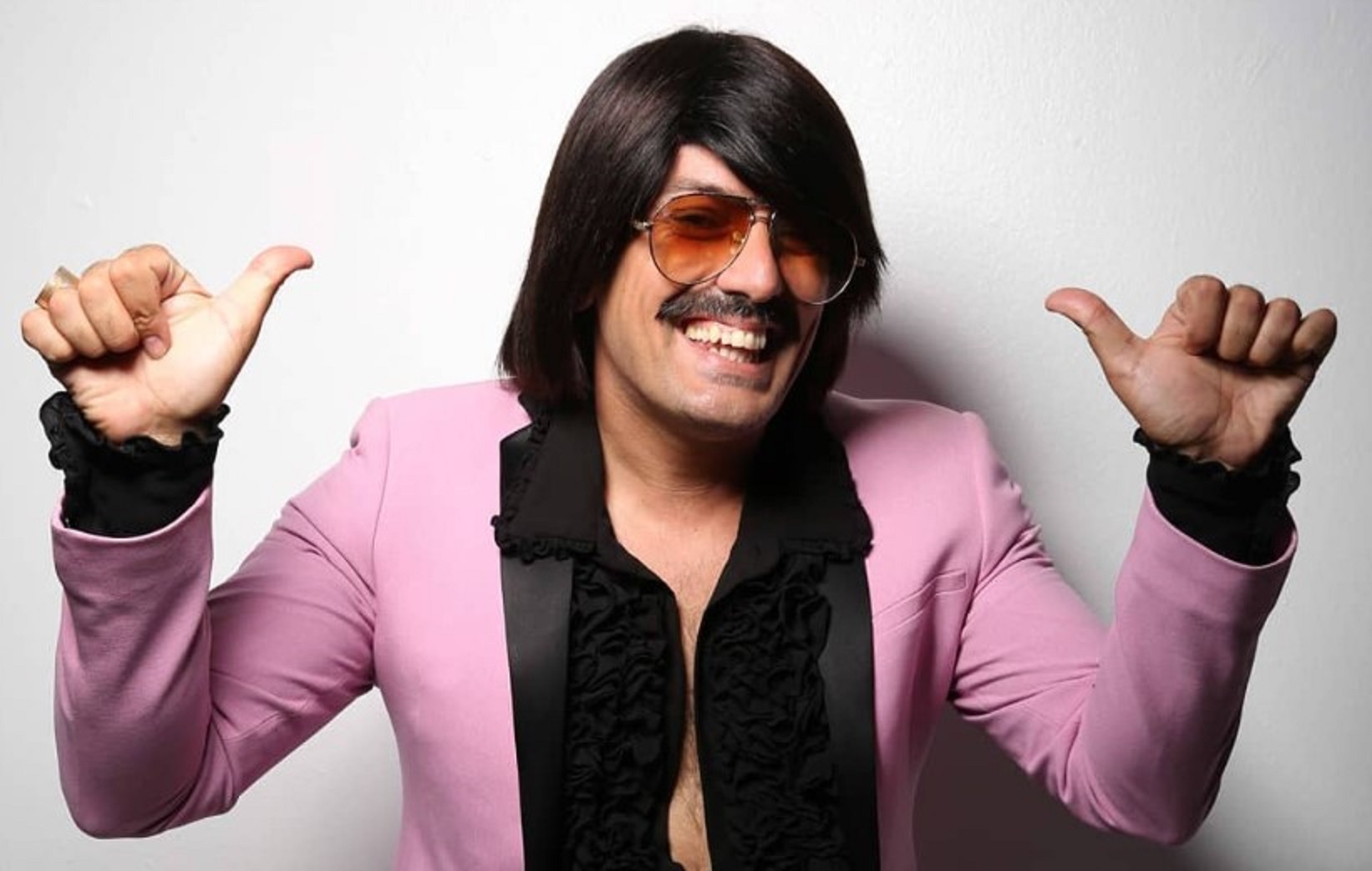 Ο Τόνι Σφήνος αποκάλυψε το πραγματικό του όνομα