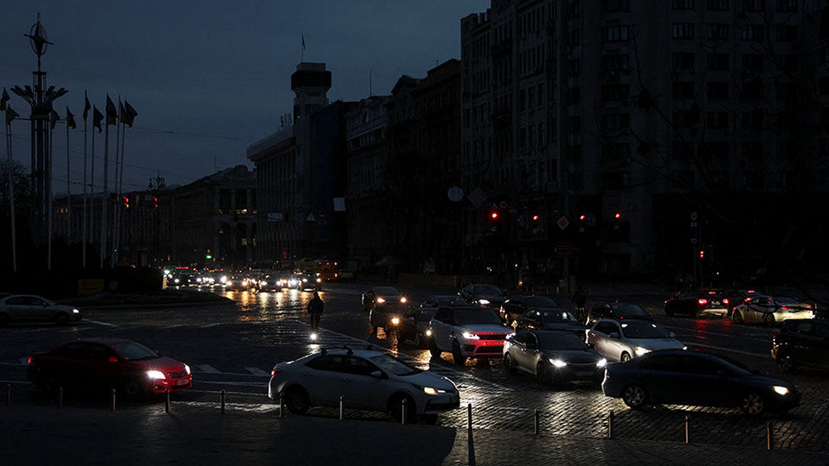 Ζελένσκι: Δεν θα παραχωρήσουμε ούτε εκατοστό των εδαφών μας στους Ρώσους – Τέσσερα εκατομμύρια Ουκρανοί χωρίς ρεύμα