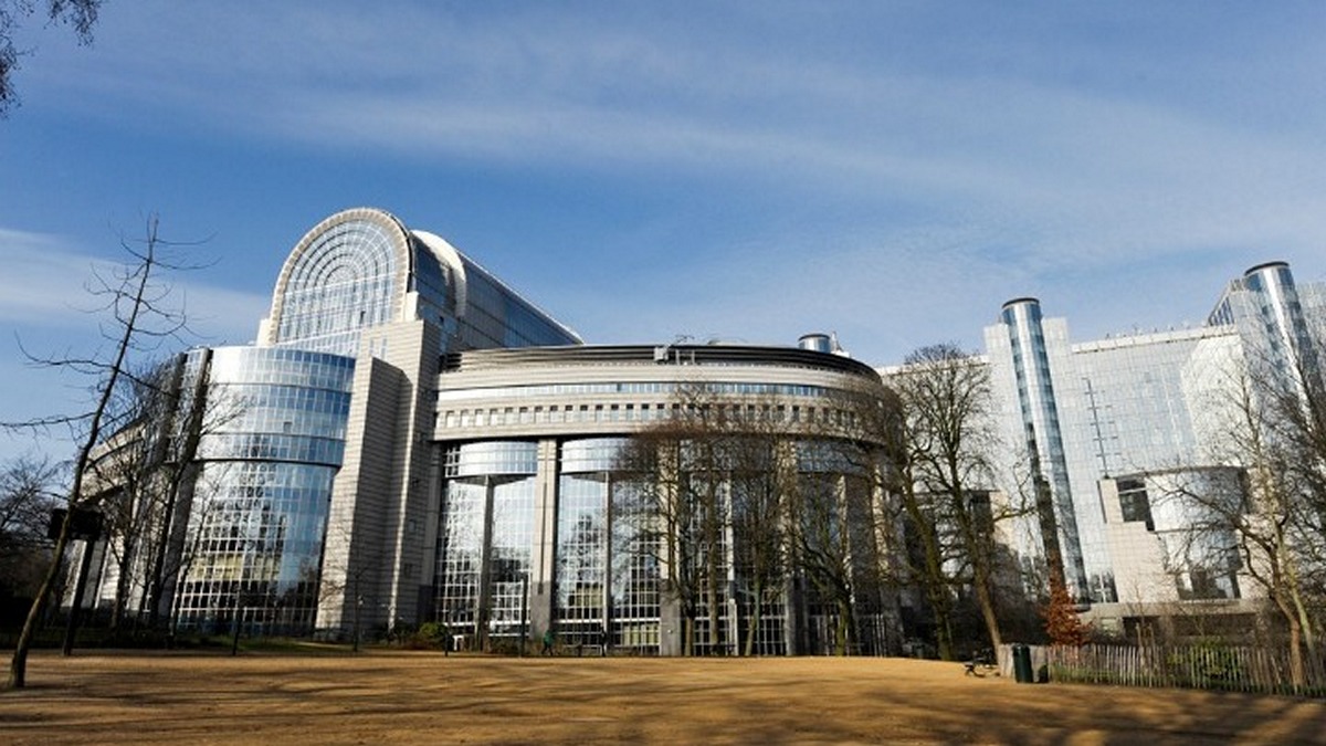 Ευρωπαϊκό Κοινοβούλιο: Υπέρ της συμπερίληψης μέτρων για την ενέργεια στα εθνικά σχέδια ανάκαμψης