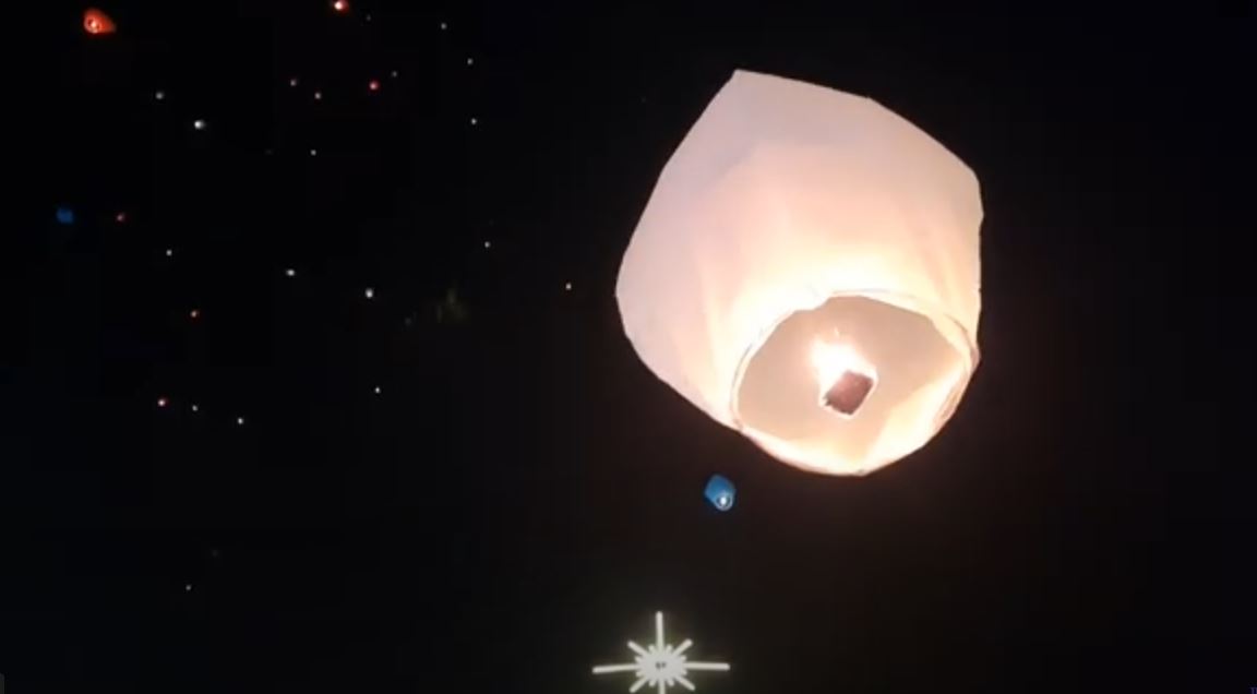 Γέμισε φαναράκια ο ουρανός της Θεσσαλονίκης – Δείτε τις εντυπωσιακές εικόνες