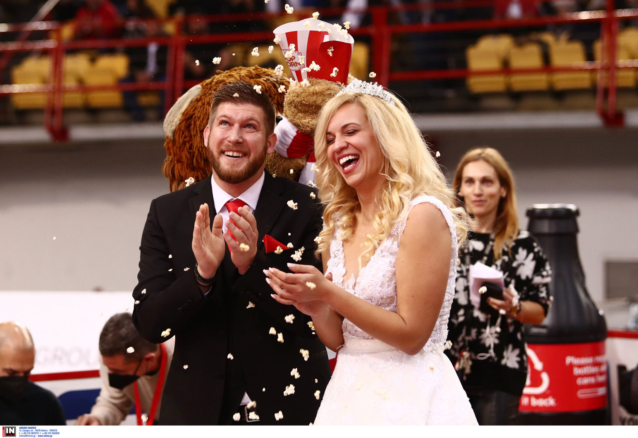 Νιόπαντροι στο ΣΕΦ