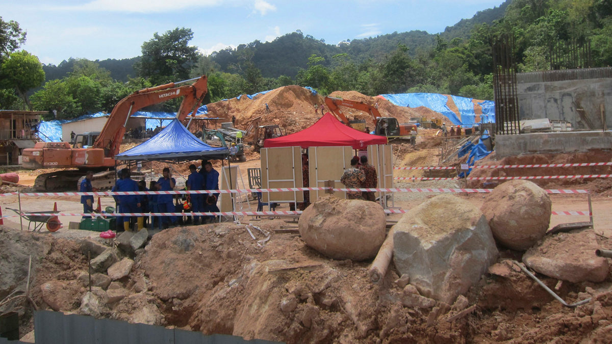 Μαλαισία: Τουλάχιστον δύο νεκροί, τρεις τραυματίες και 51 αγνοούμενοι σε κατολίσθηση