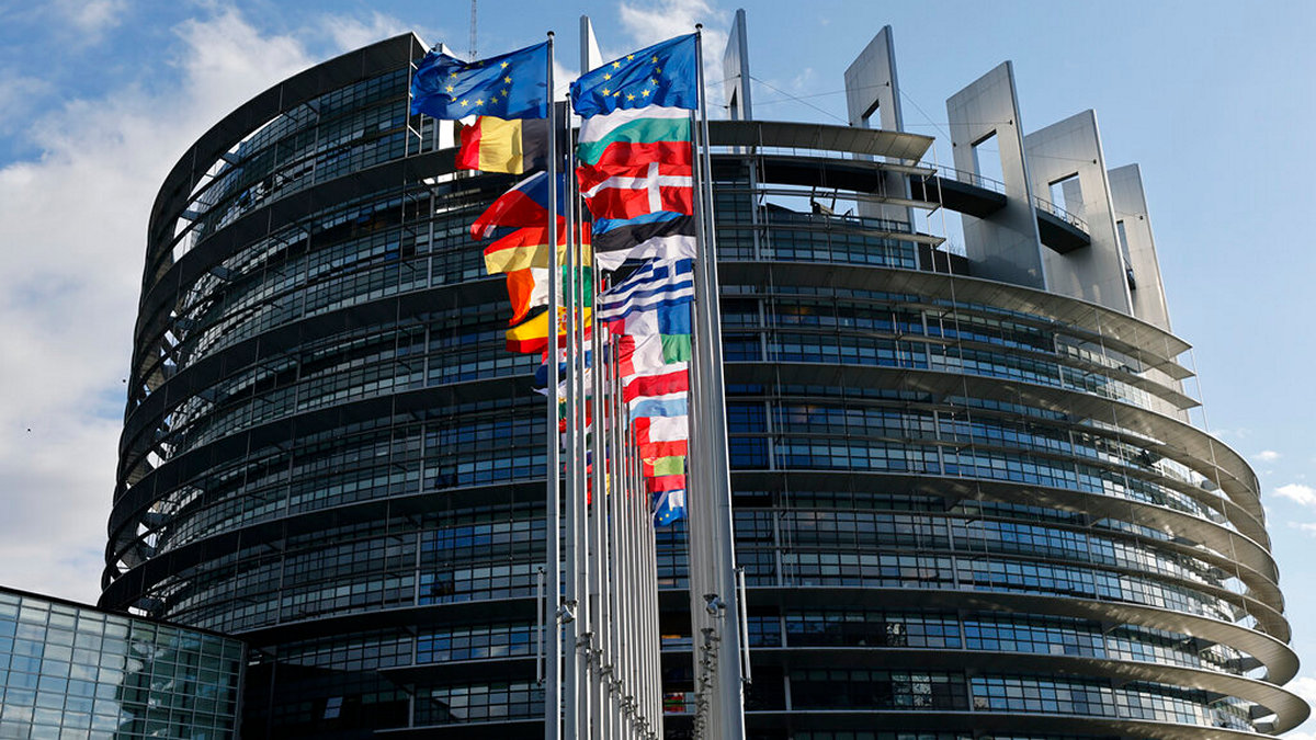 ΕΕ: Ενέκρινε τον ελάχιστο φόρο 15% στις πολυεθνικές