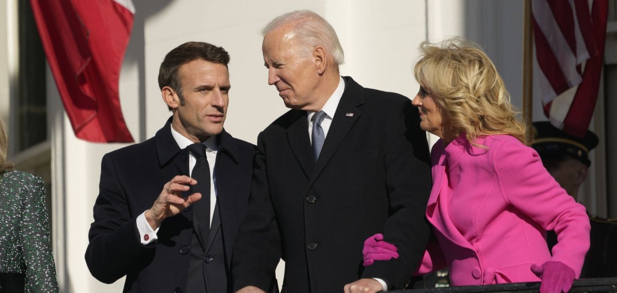 Επίσκεψη Μακρόν στις ΗΠΑ: Τα γαλλικά του Μπάιντεν, οι προετοιμασίες της Πρώτης Κυρίας για το δείπνο και στο βάθος οι διαφωνίες