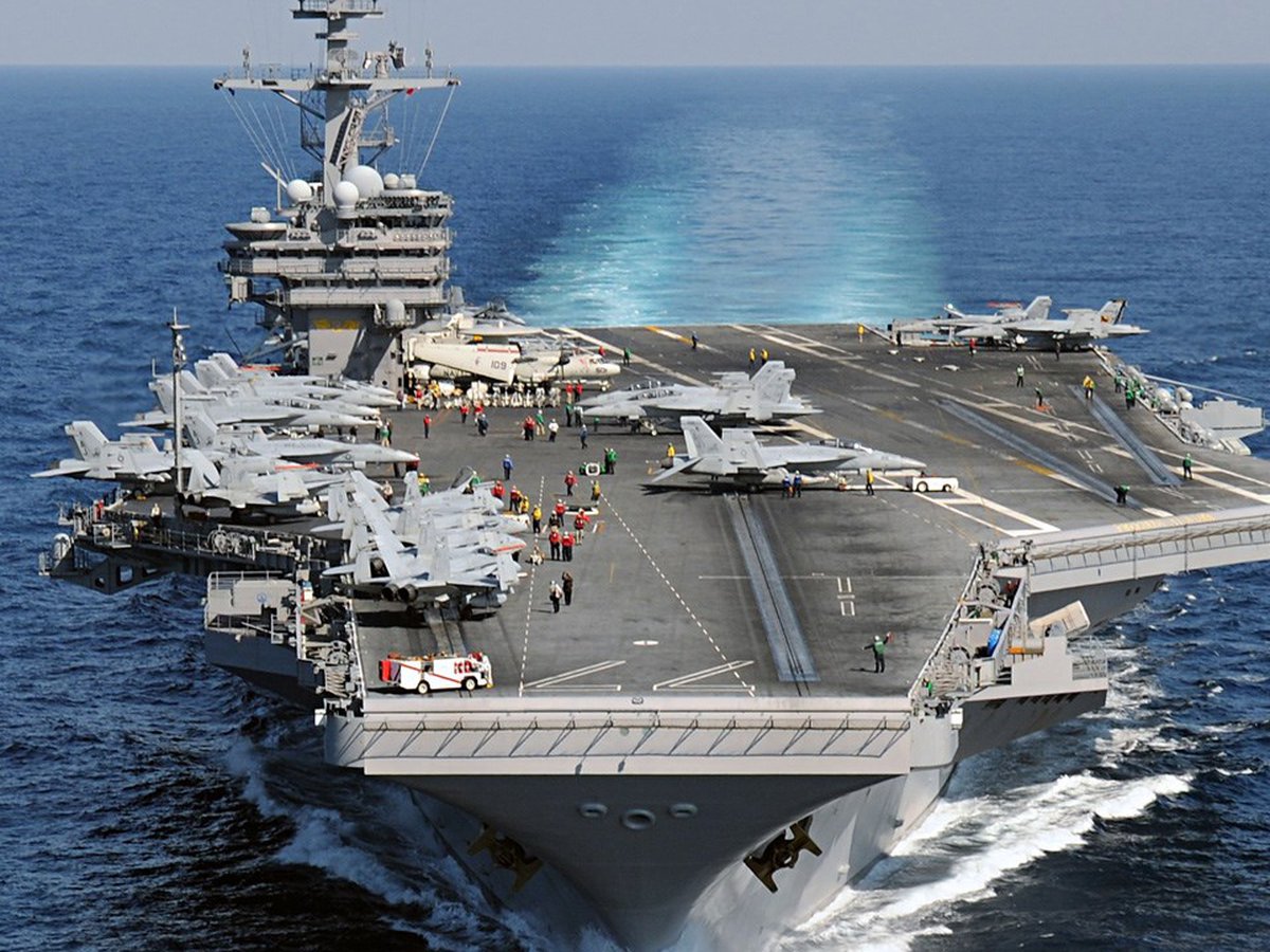 Ρωσικές προκλήσεις στην Αδριατική: Πλοία προσέγγισαν το αεροπλανοφόρο «Τζορτζ Μπους»