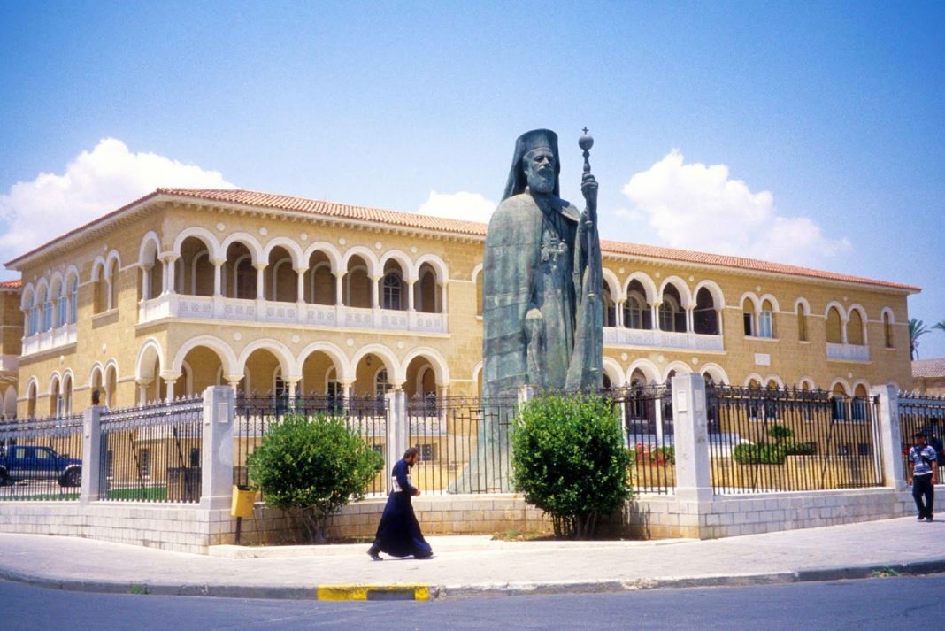 Κύπρος: Οι τρεις Μητροπολίτες που διεκδικούν το χρίσμα του Προκαθήμενου της Εκκλησίας