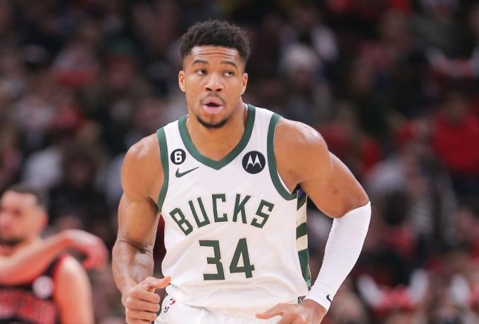 NBA: Σικάγο Μπουλς – Μιλγουόκι Μπακς 119-113 – Συγκλονιστικός ο Γιαννής, αυτοκτονικές τάσεις τα «ελάφια»