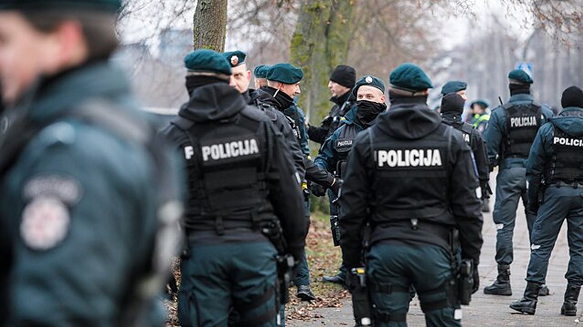 Η Λιθουανία απαγορεύει σε Ρώσους και Λευκορώσους την οπλοκατοχή