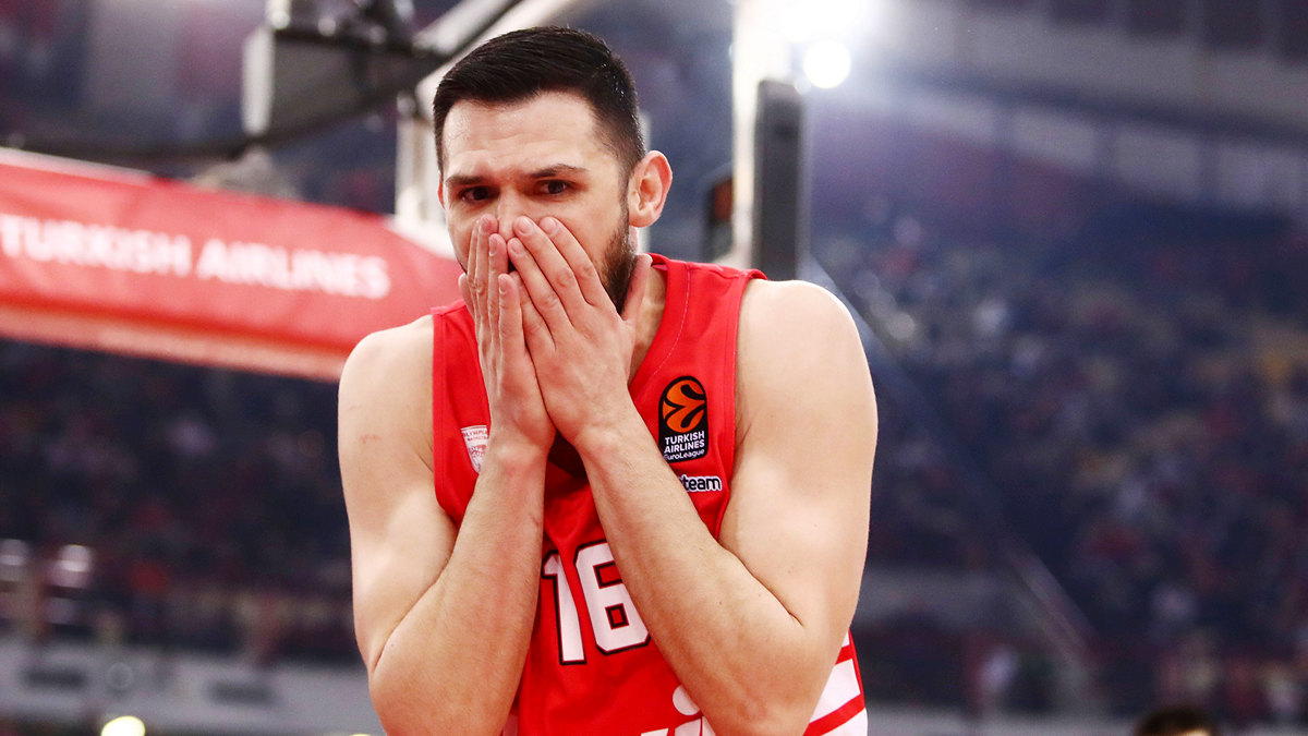 Euroleague: Ολυμπιακός – Ερυθρός Αστέρας 86-90 – «Αδελφική» ήττα και εκτός τετράδας οι Πειραιώτες