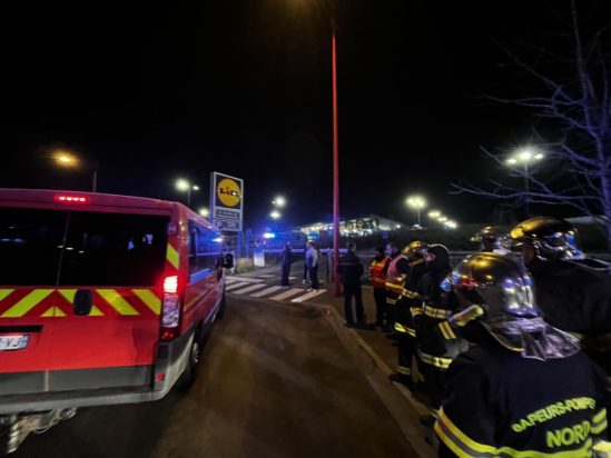 Γαλλία επίθεση τσεκούρι