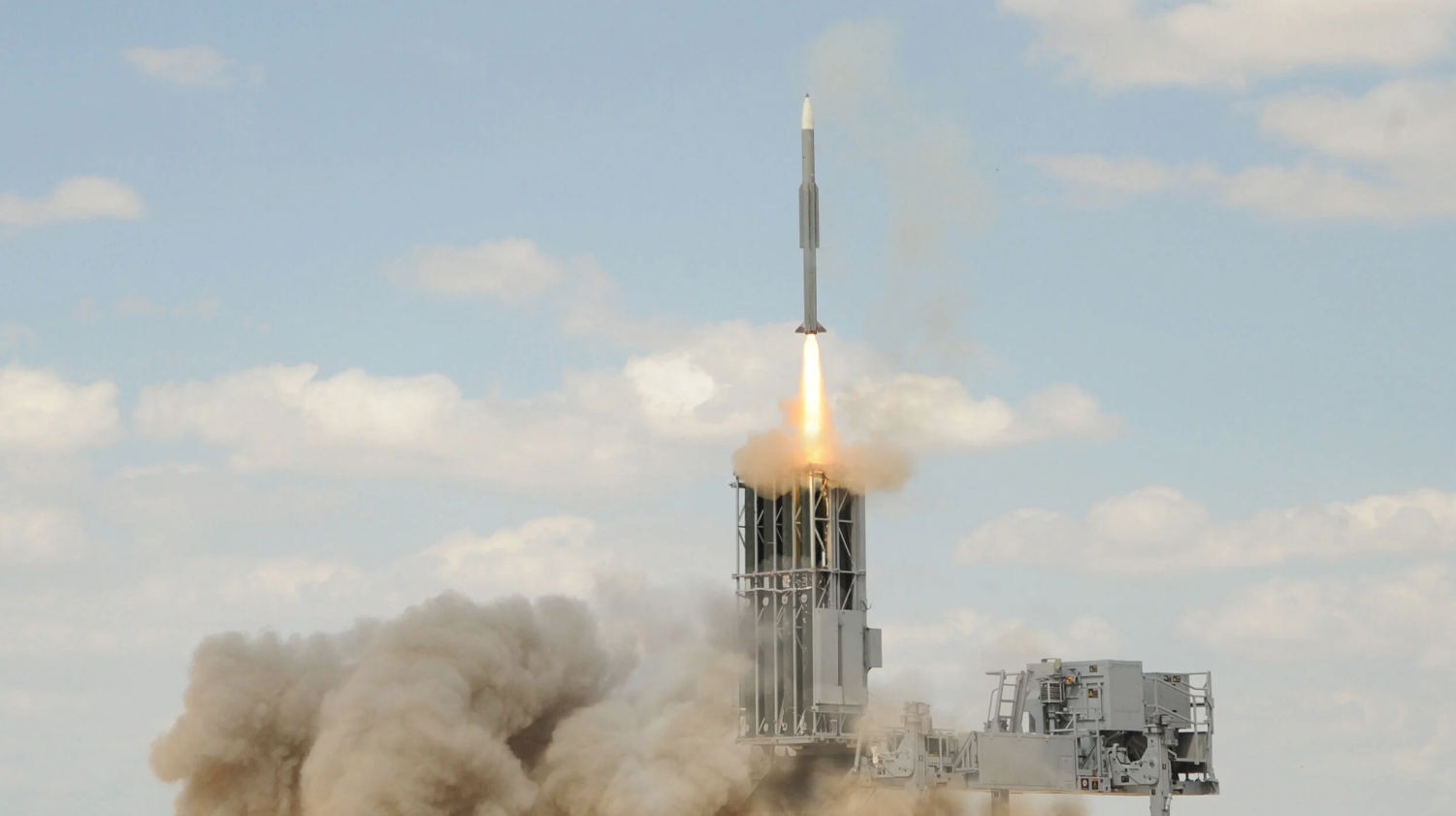 Στο μικροσκόπιο των Επιτελείων ισραηλινά και γερμανικά αντιαεροπορικά συστήματα