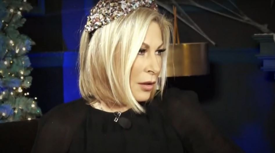 Έφη Σαρρή: Θέλει πάρτι στην κηδεία της – «Το φέρετρό μου θέλω να το κρατάνε άνδρες γυαλιστεροί με ωραία πόδια»