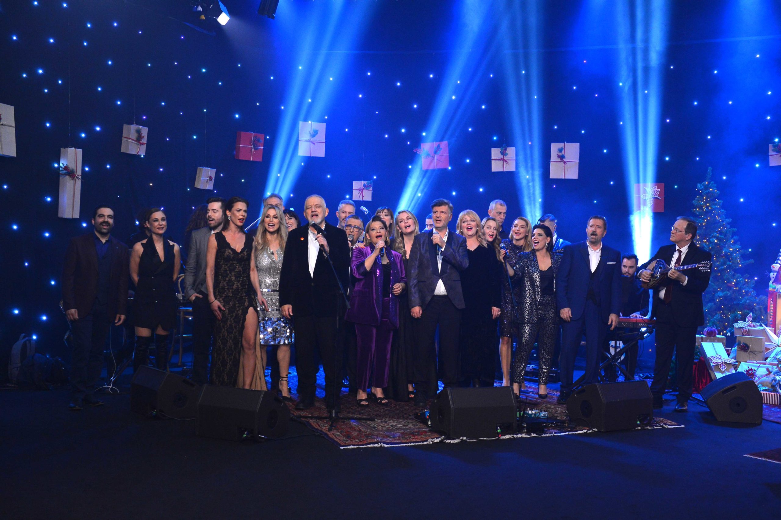 Ρεβεγιόν στην ΕΡΤ: Ποιοι θα βρεθούν στην παρέα του Σπύρου Παπαδόπουλου