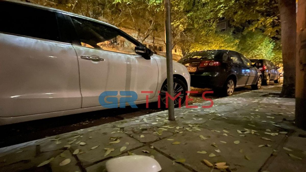 Θεσσαλονίκη: Άγνωστοι προκάλεσαν φθορές σε αυτοκίνητα – Αφαίρεσαν τα καπάκια από τους εξωτερικούς καθρέφτες