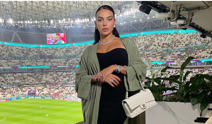 Τζορτζίνα Ροντρίγκεζ: Με κοσμήματα αξίας 1,8 εκατ. λιρών στο ματς που ο Ρονάλντο έμεινε στον πάγκο