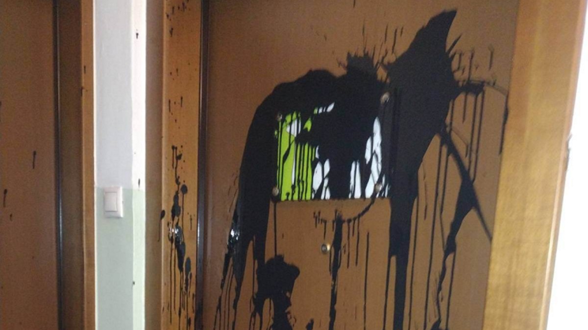 Θεσσαλονίκη: Επίθεση με μπογιές στο γραφείο του διευθυντή παιδιατρικής κλινικής του Ιπποκρατείου για τον 16χρονο Ρομά