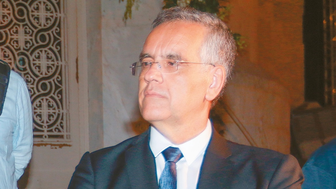 Παρακολουθήσεις: Κατά της γνωμοδότησης Ντογιάκου 15+1 συνταγματολόγοι – «Ουδέποτε υπέγραψα» λέει ο καθηγητής Σπυρόπουλος