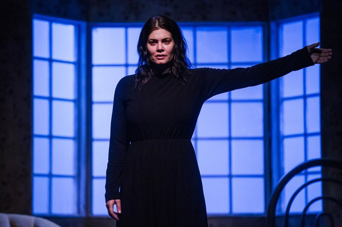 Μαρία Κορινθίου: Διαλύθηκα, έπιασα κόκκινο – Αναβάλλεται η παράσταση «Τζόρνταν»