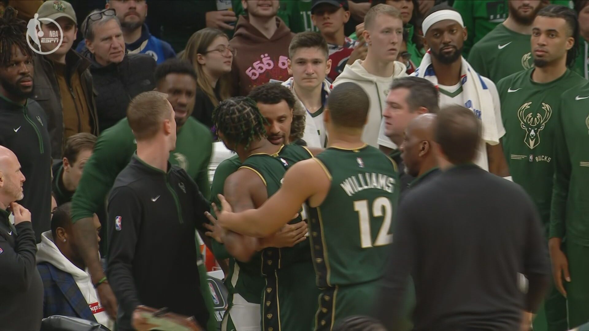 Σέλτικς-Μπακς: Ένταση μεταξύ Γιάννη Αντετοκούνμπο και Μπράουν – «Τα λέμε έξω» είπε ο Σμαρτ στον Θανάση – ΒΙΝΤΕΟ