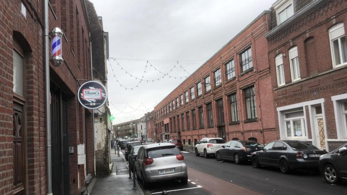 Κλιμακώνεται η ένταση στη Γαλλία – Τούρκος «κάρφωσε» ψαλίδι στον λαιμό Κούρδου κομμωτή