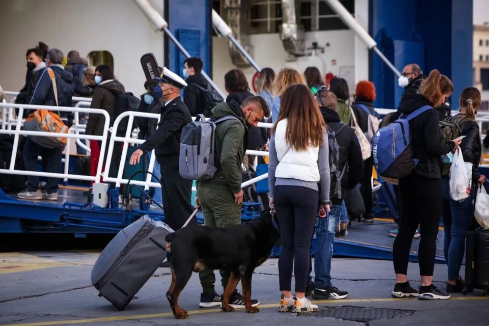 Χριστούγεννα: Πώς εξελίσσεται η έξοδος των εκδρομέων από τα λιμάνια της Αττικής