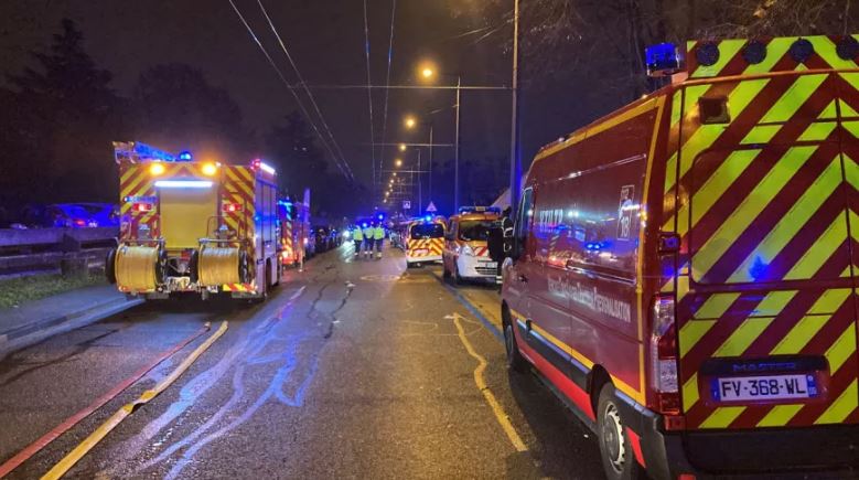 Τραγωδία στη Γαλλία: Φωτιά σε κτίριο κατοικιών κοντά στη Λυών – 10 νεκροί εκ των οποίων 5 παιδιά