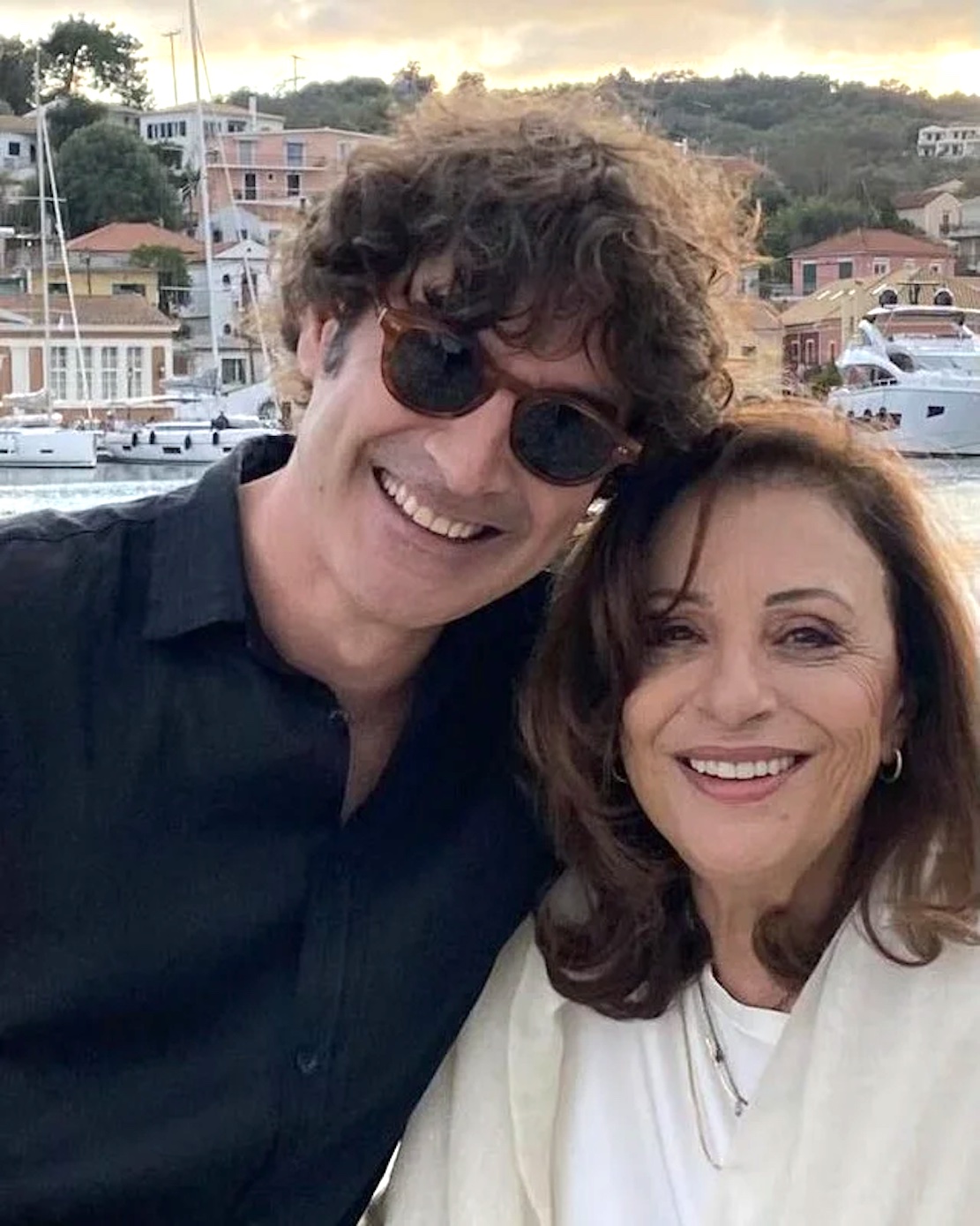 maestro Χάρις Αλεξίου Χριστόφορος Παπακαλιάτης